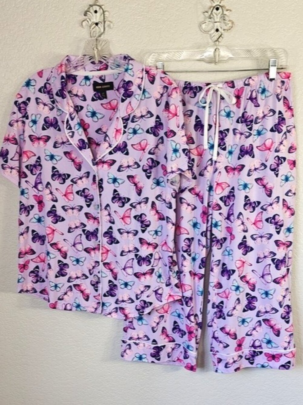 Room Service Size M Pajama Set Notch Collar Cropped Bottoms Pockets Butterflies